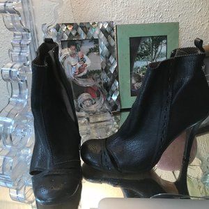 Pedro Garcia laser-cut black leather booties 3-4" heel 7